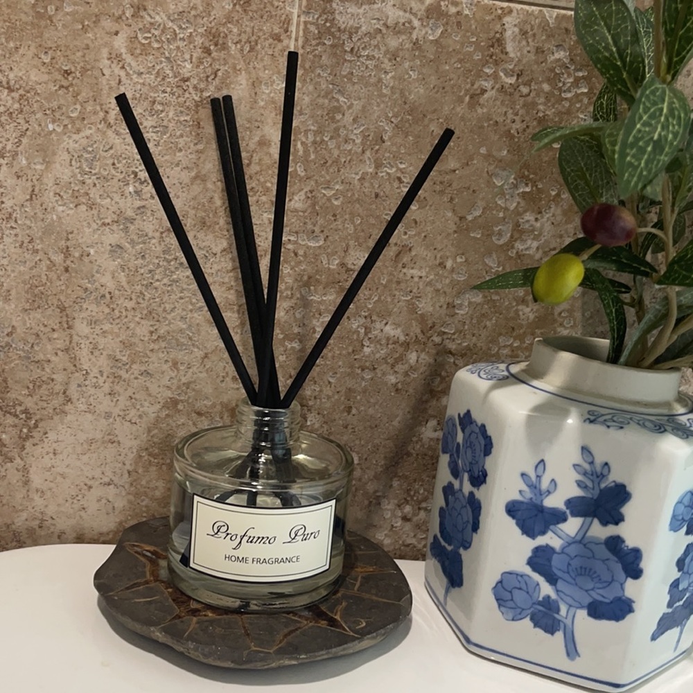 English Pear Tree Reed Diffuser - Picture 2 of 3